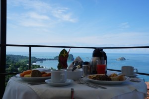 Breakfast by the beach